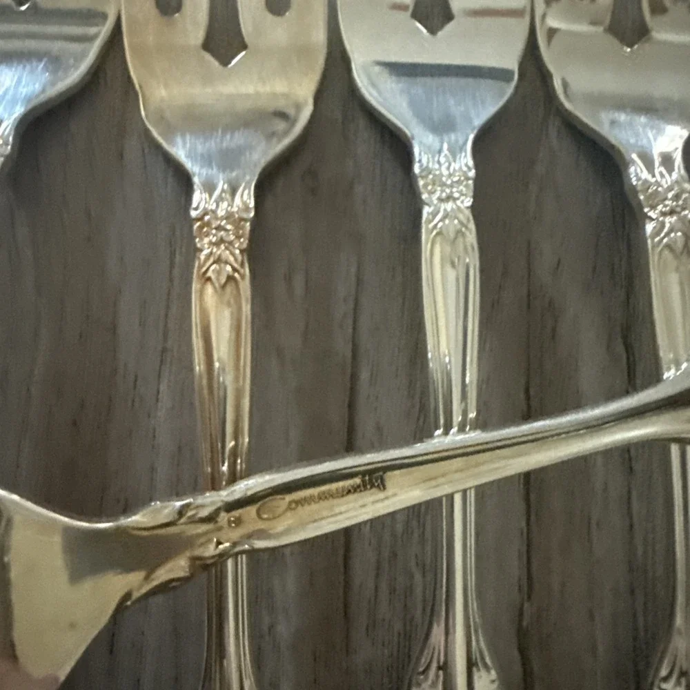 Silver Artistry Community Silverplate Set of 6 Salad Forks 1965 - Picture 5 of 5